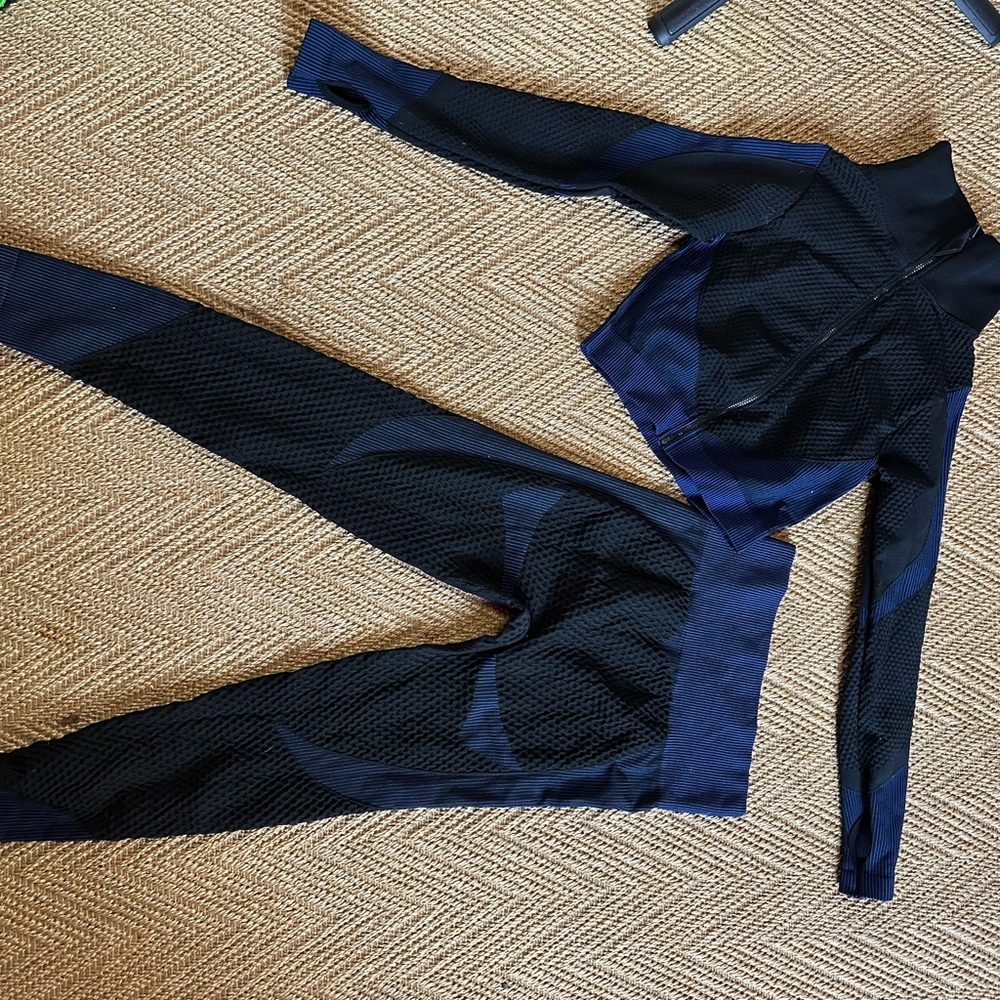 Black and blue workout suit size small